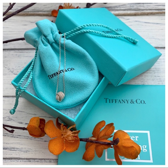 Tiffany & Co. Jewelry - NWOT⚜️ Tiffany & Co. Knot Pendant Necklace
